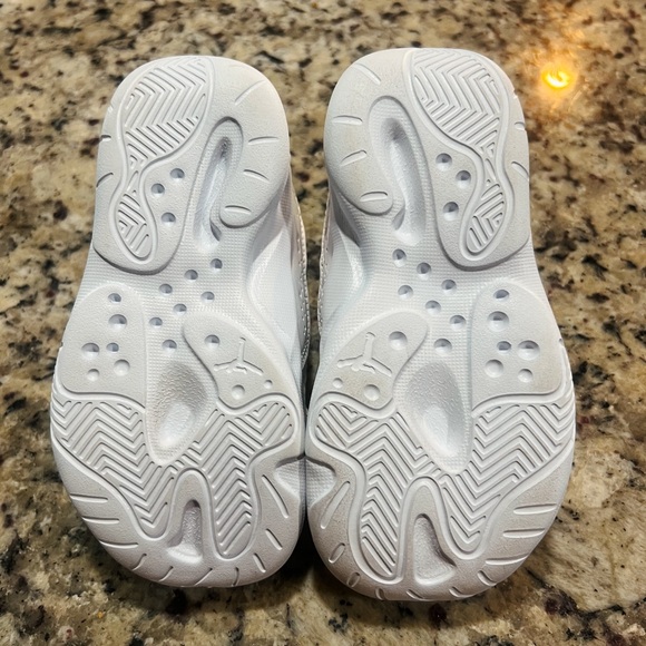 Jordan Toddler Air Jordan 11 CMFT Low Basketball Shoes - size 8C - Picture 4 of 6
